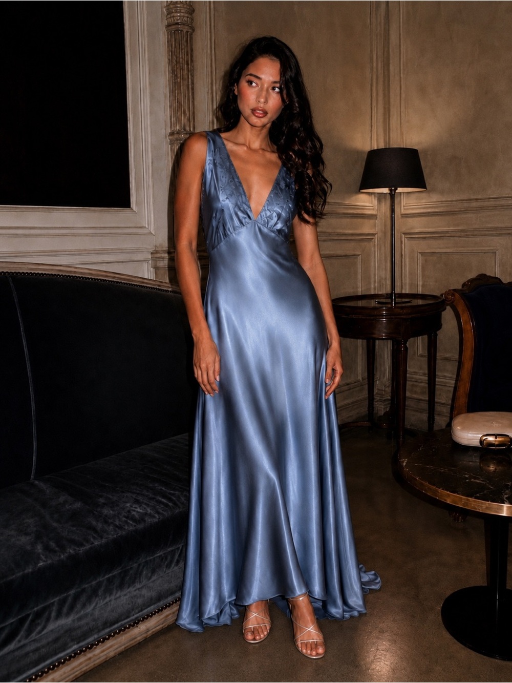 NEW HOUSE OF HARLOW EMBROIDERED SATIN LUXURY DRESS S
🚨NO DISCOUNT ON THIS DRESS